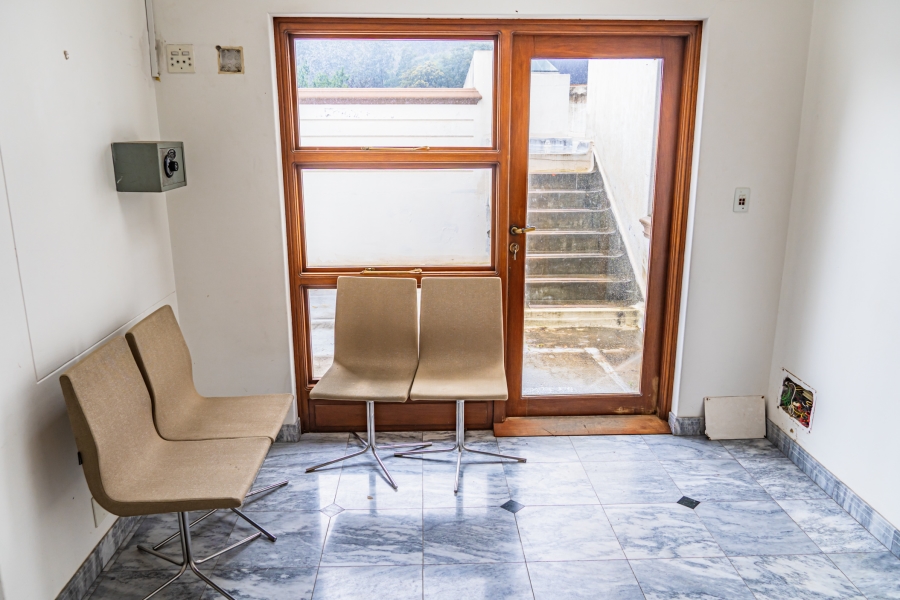 10 Bedroom Property for Sale in Bishopscourt Western Cape